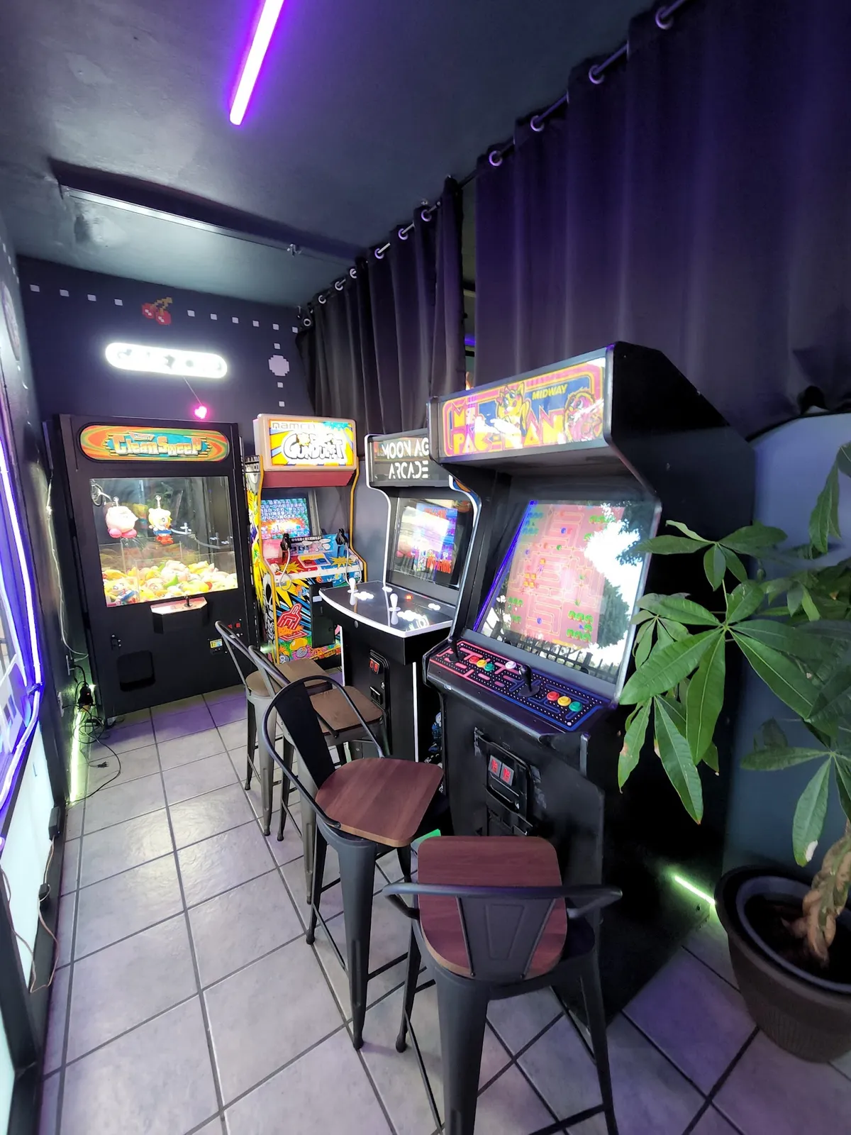 Moonage VRcade VR experience