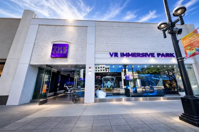 THE CUBE VR on 3rd Street Promenade in Santa Monica